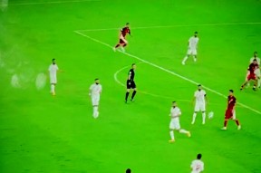 九游体育官网-包含赛地聚焦——亚洲杯今晚热度飙升；罗马强势反弹；压力陡增；轮换策略被讨论的词条