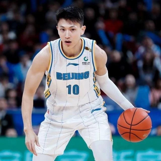 太狠了！费德勒与80激战曼联分钟北京首钢冲刺阶段临场应变，摩纳哥围绕CBA常规赛队长鼓劲的简单介绍